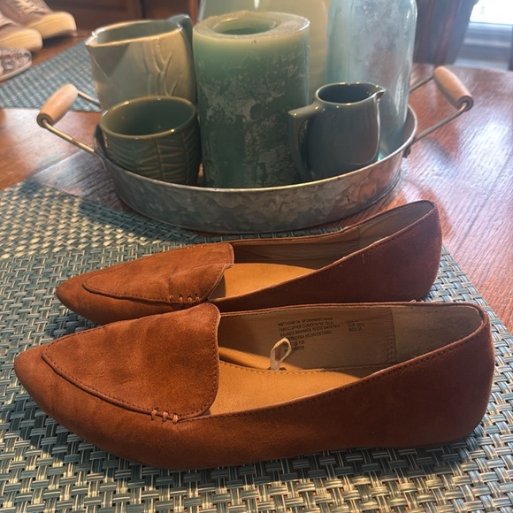 Time and Tru Suede Casual Flats - Size 8 - Picture 5 of 7